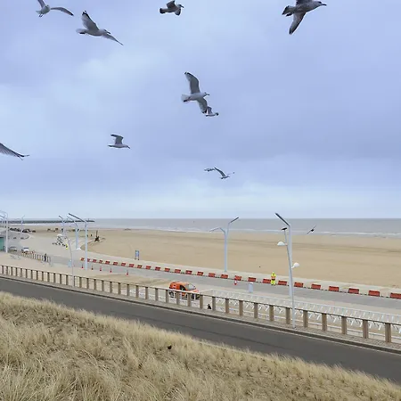 Boulevard Scheveningen Hotel 3*